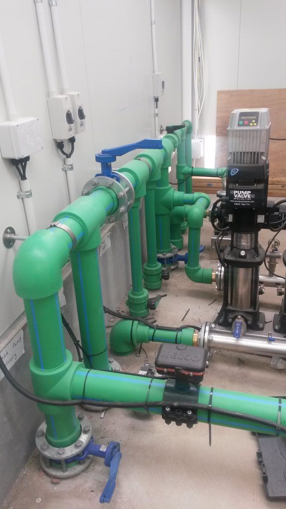 أعمال كهرباء وسباكة فيلا بجدة